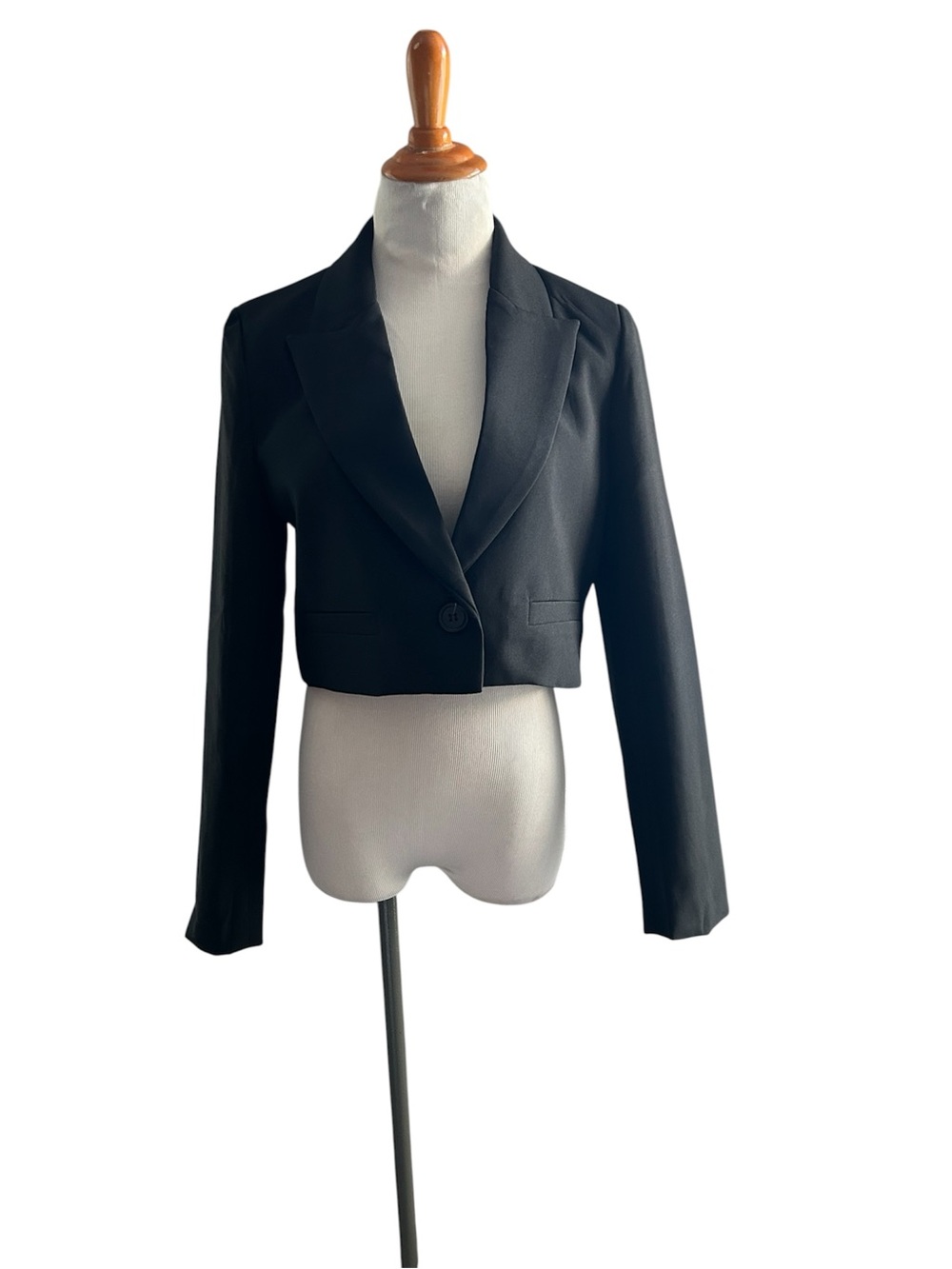 NWOT AKIRA Black Cropped Single-Button Blazer